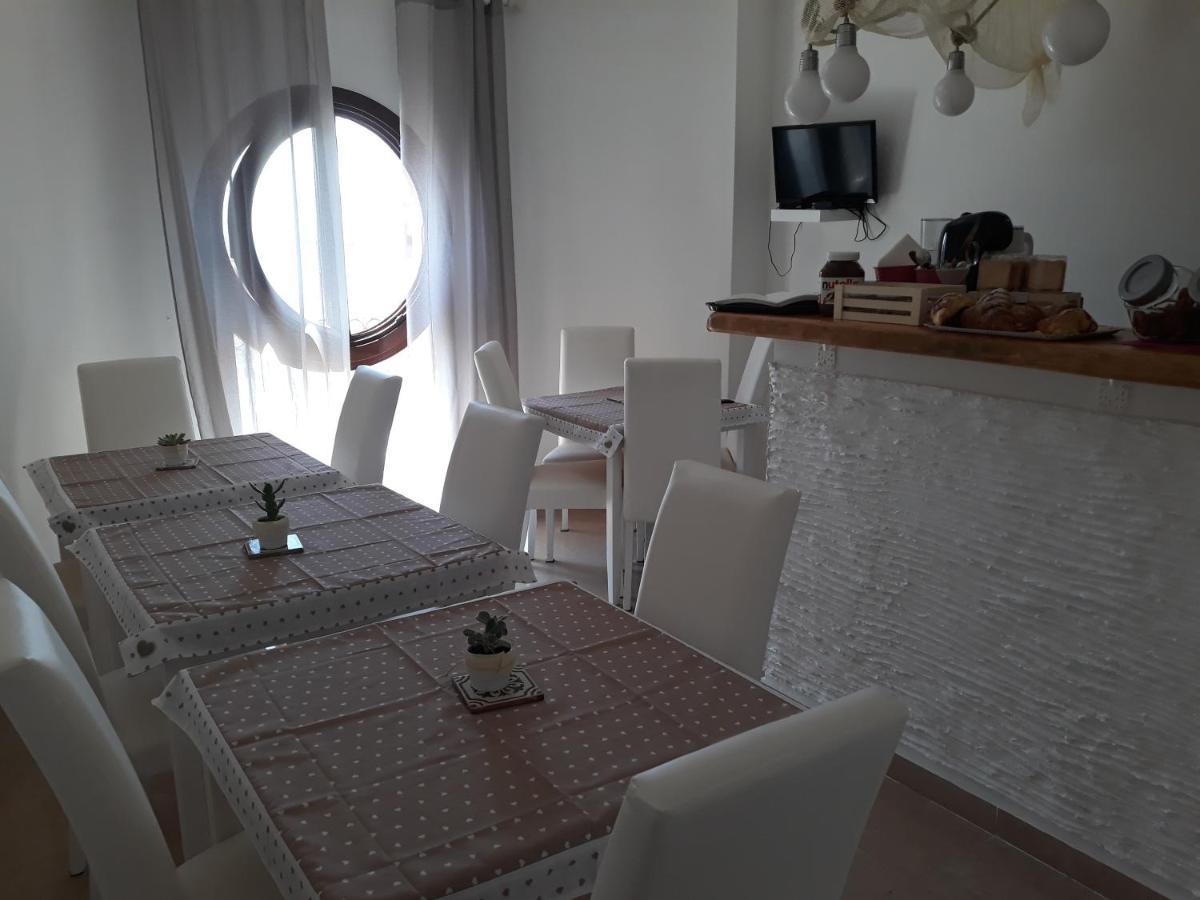 Sweet Suite Margherita B&B มาร์เกริตา ดิ ซาวอยา ภายนอก รูปภาพ