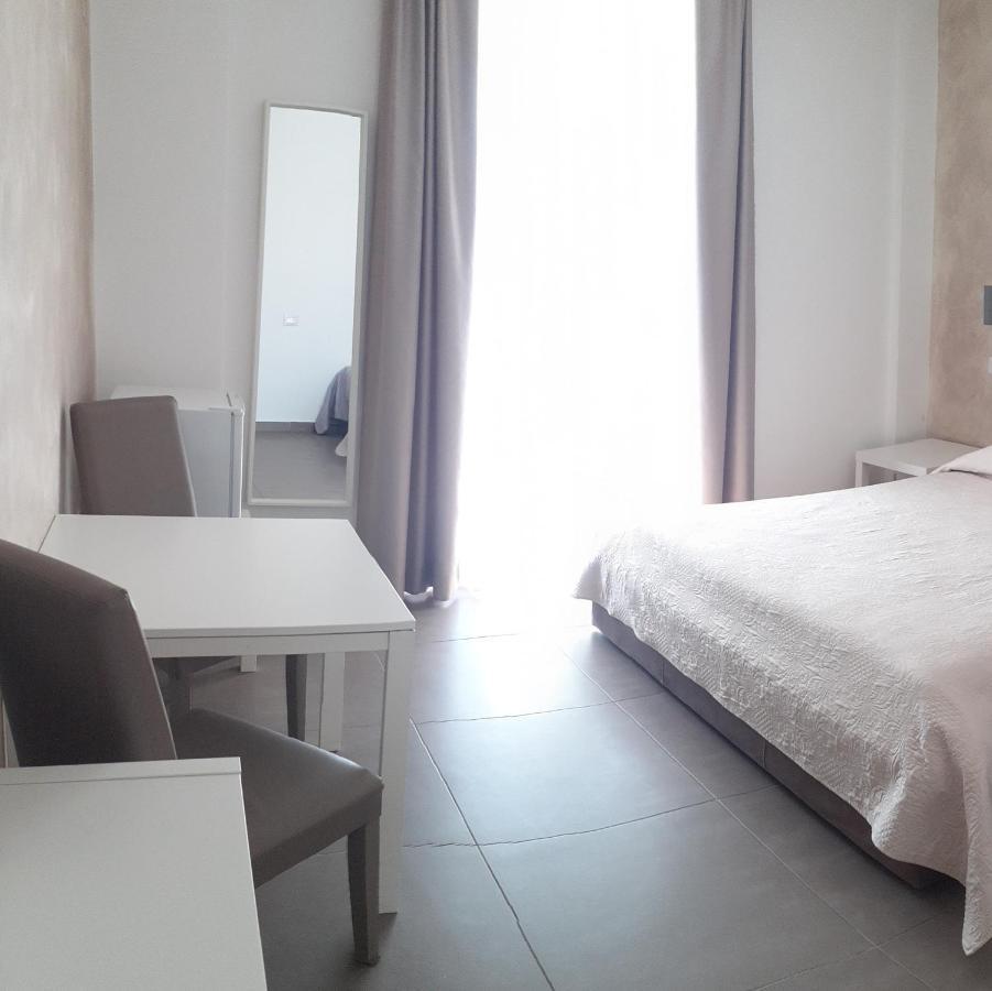 Sweet Suite Margherita B&B มาร์เกริตา ดิ ซาวอยา ภายนอก รูปภาพ