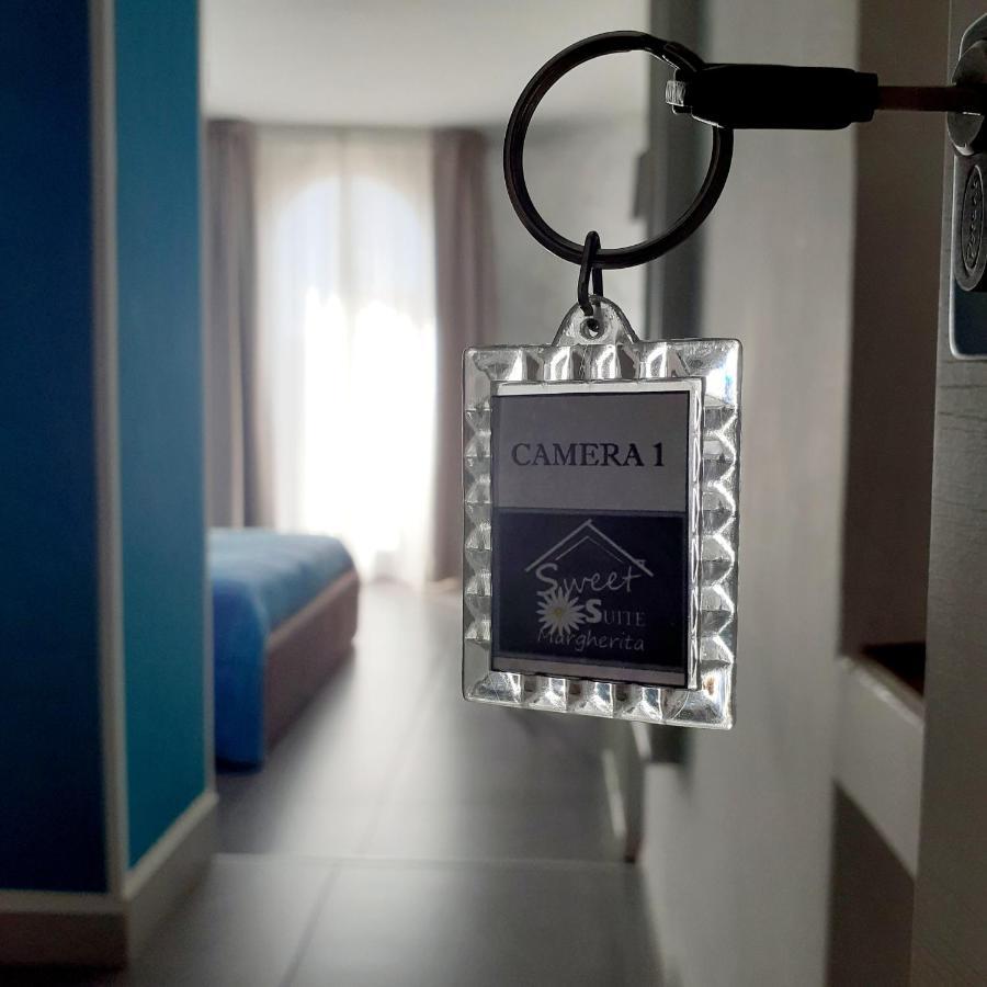 Sweet Suite Margherita B&B มาร์เกริตา ดิ ซาวอยา ภายนอก รูปภาพ