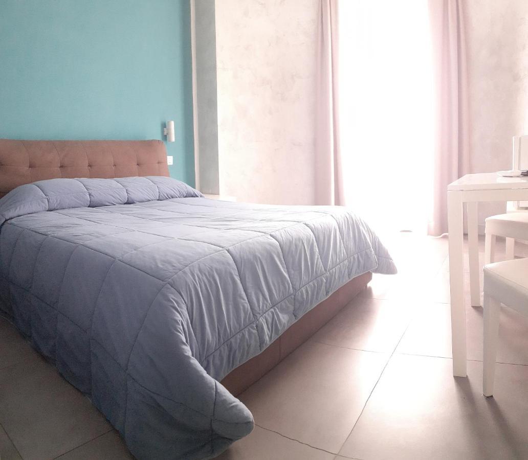 Sweet Suite Margherita B&B มาร์เกริตา ดิ ซาวอยา ภายนอก รูปภาพ
