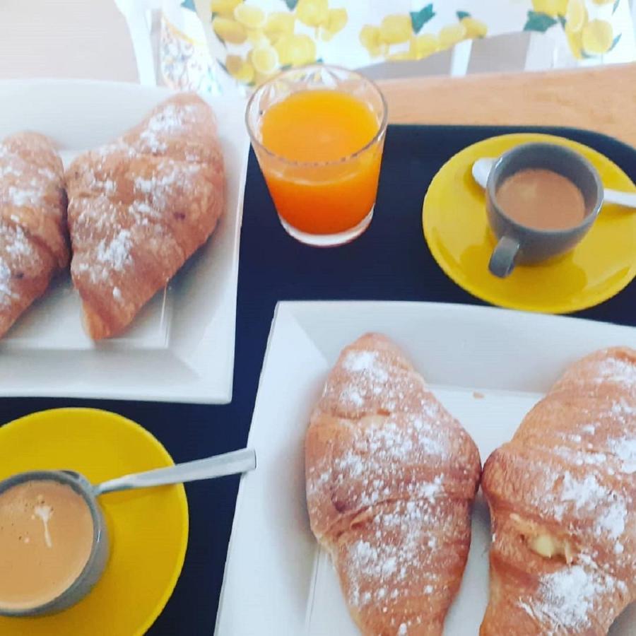 Sweet Suite Margherita B&B มาร์เกริตา ดิ ซาวอยา ภายนอก รูปภาพ