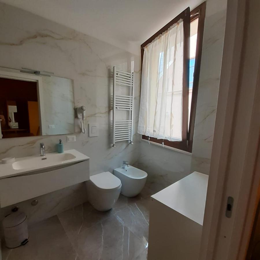 Sweet Suite Margherita B&B มาร์เกริตา ดิ ซาวอยา ภายนอก รูปภาพ
